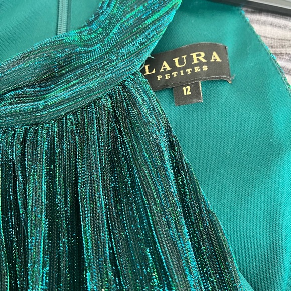 Metallic Crinkle Halter Dress - - Picture 3 of 7